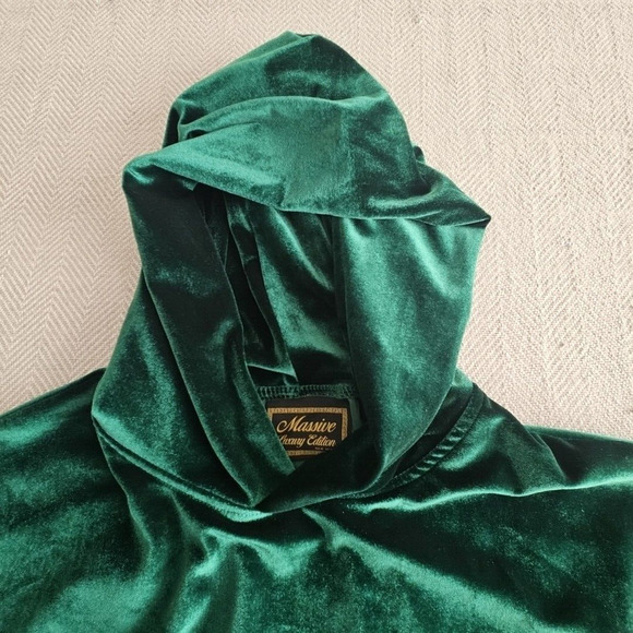 Massive Luxury Edition Velvet Hoodie Women's Size Medium Green Mob Wife Core Y2K - Picture 10 of 14